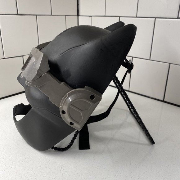 2017 DC Comics Batman Talking Voice Changer Mask with Lights and Sounds - Picture 4 of 10